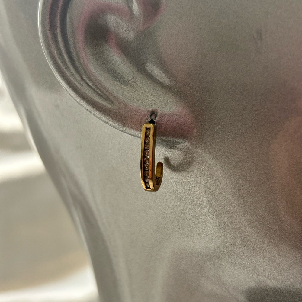 Elegant 10k Yellow Gold diamonds Hoop J Earrings